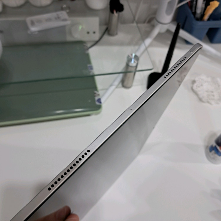 아이패드 프로 m4 13인치 와이파이 256GB 실버 풀박 상태 +SSS--9