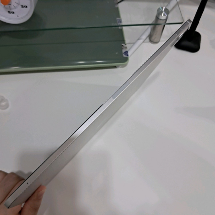 아이패드 프로 m4 13인치 와이파이 256GB 실버 풀박 상태 +SSS--5