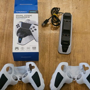 [PS4/PS5] 듀얼센스 충전 거치대 + 실리콘 커버 2종