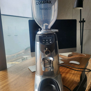 콤팍 E8 커피그라인더 이미지