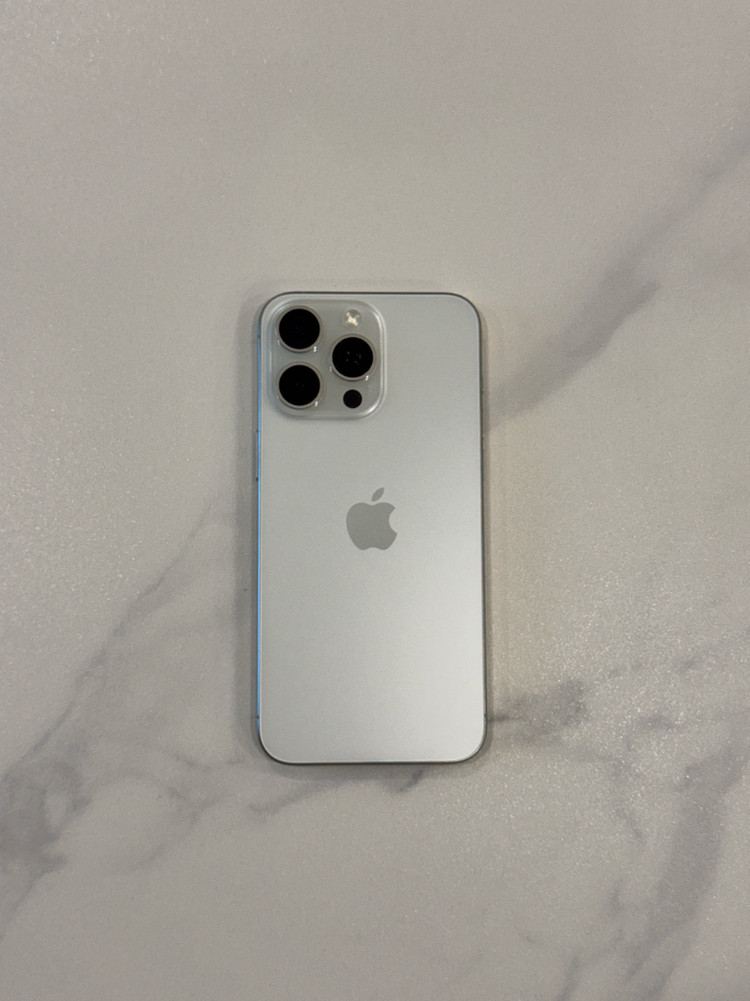 [물리 듀얼 유심, 카메라 무음] 아이폰 15 프로맥스 홍콩판 256GB 판매 합니다.--1