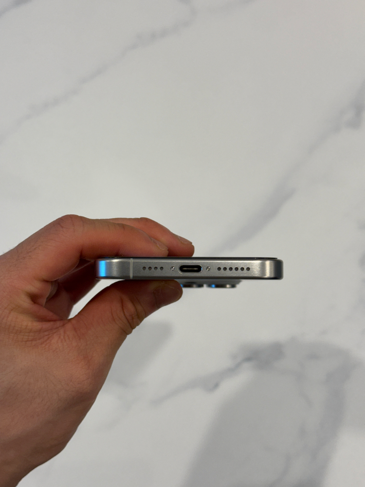 [물리 듀얼 유심, 카메라 무음] 아이폰 15 프로맥스 홍콩판 256GB 판매 합니다.--2