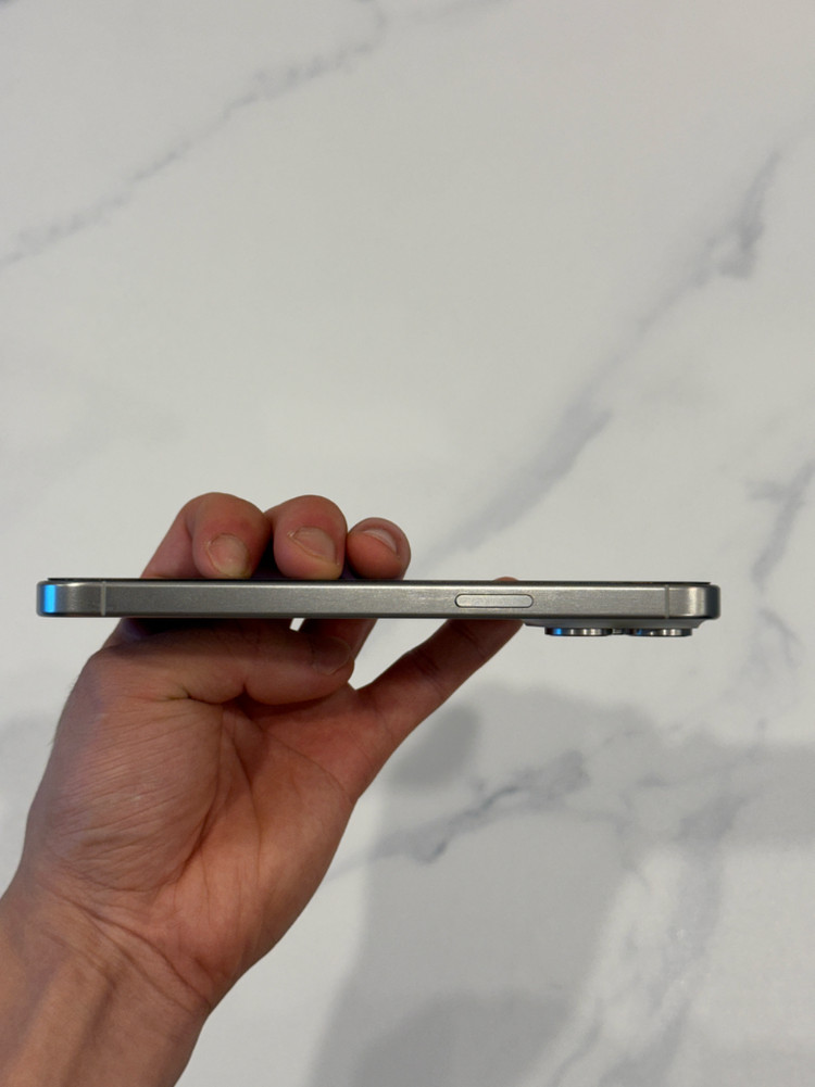 [물리 듀얼 유심, 카메라 무음] 아이폰 15 프로맥스 홍콩판 256GB 판매 합니다.--3