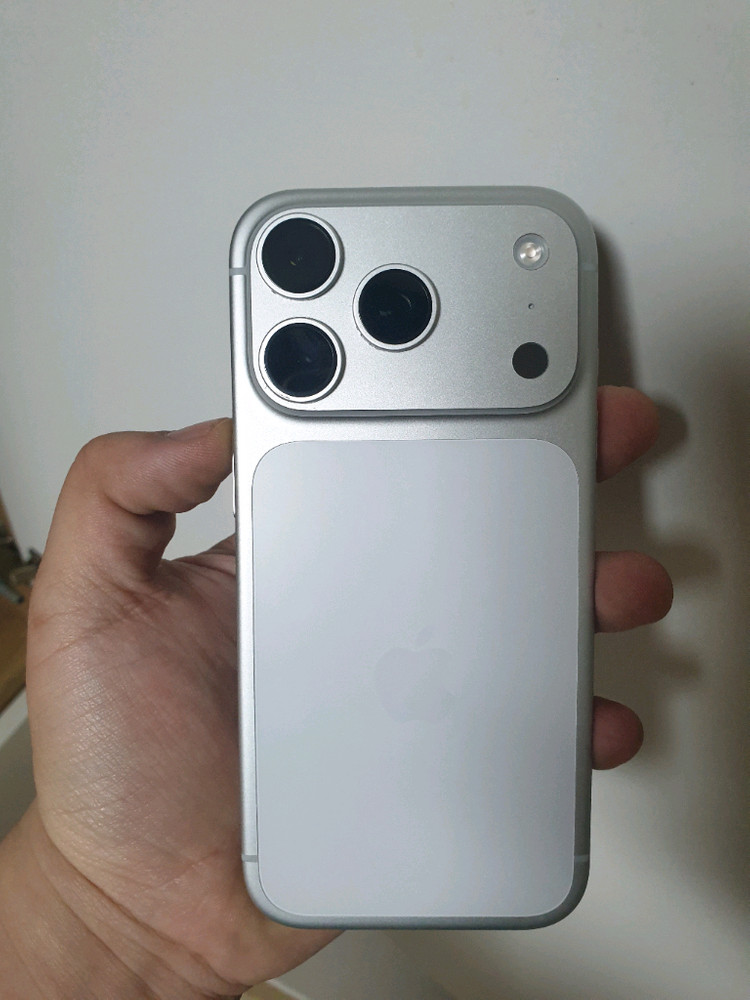 아이폰17프로 256GB 실버 자급제--2