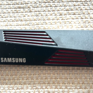 삼성 NVME M.2 4.0 히트싱크 990 Pro 2TB 팝니다.