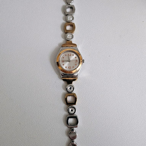 [택포] 스와치 여성 큐빅 팔찌 시계