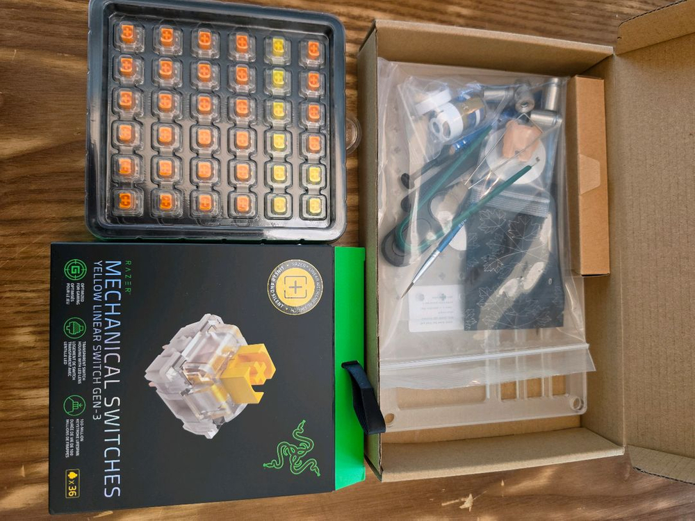 레이저 v4 75% 축옐로 주황 2개 키보드 윤활셋트 팝니다.--3