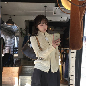 16248 - 버버리 엘보 패치 니트 집업