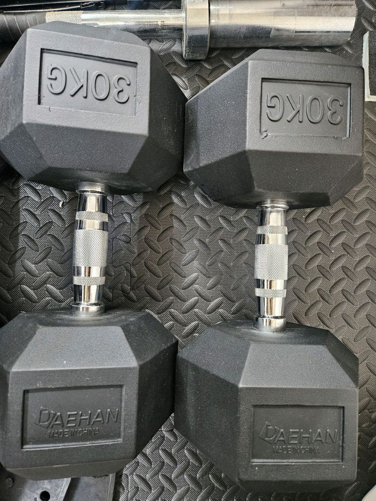 크롬덤벨 및 고무육각덤벨 이미지