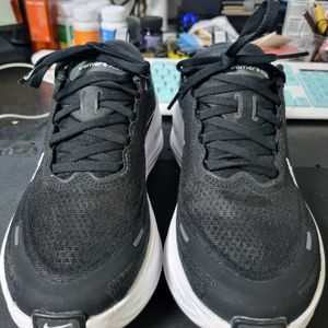 나이키 보메로 플러스 255mm팝니다