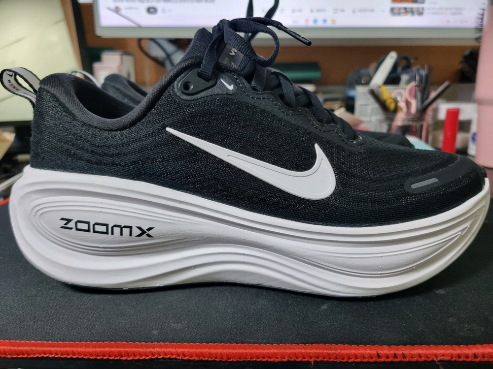 나이키 보메로 플러스 255mm팝니다--1