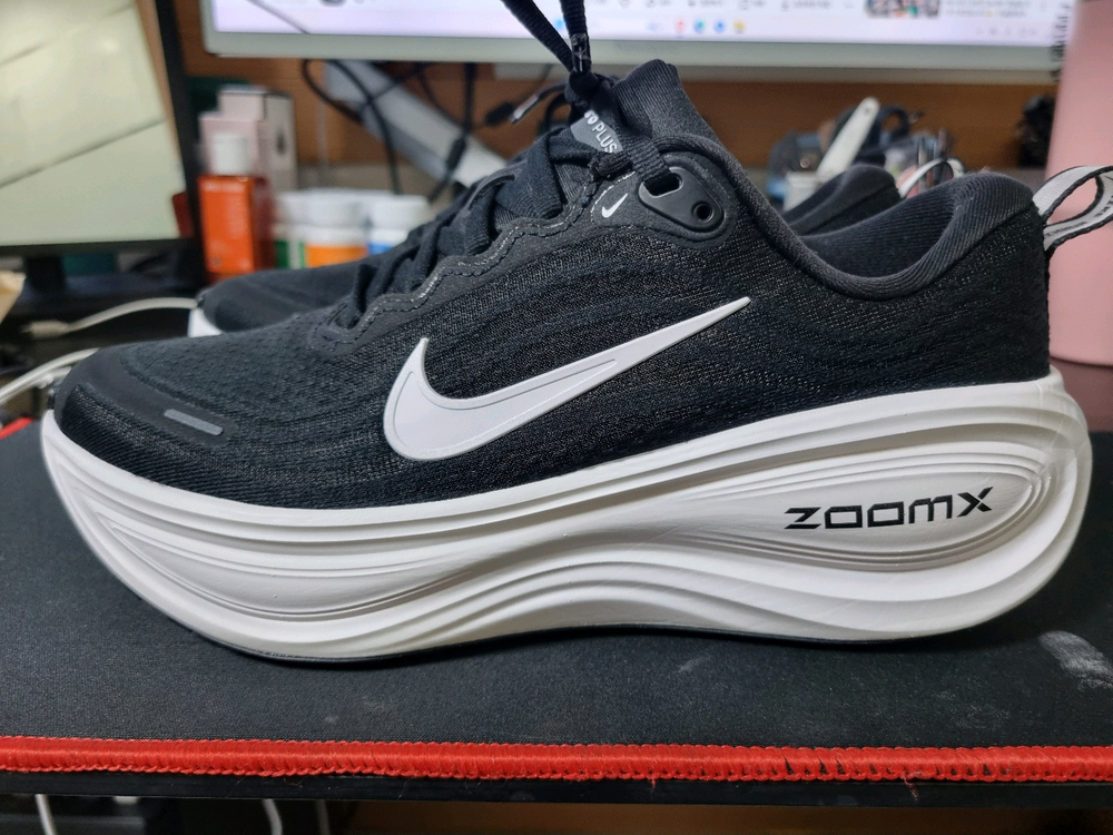 나이키 보메로 플러스 255mm팝니다--2