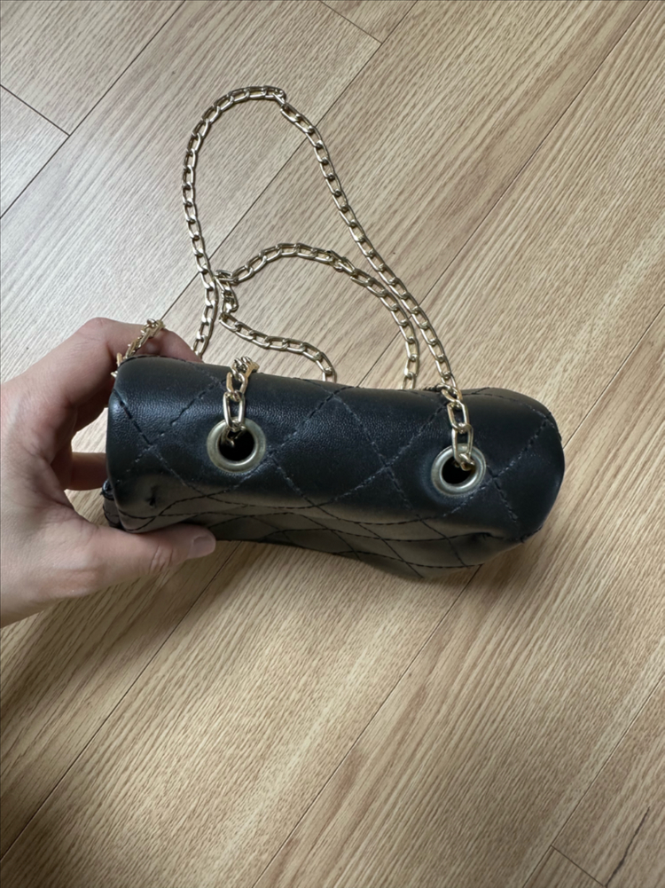 유아 블랙 퀼팅 금장 체인 미니 크로스백--2