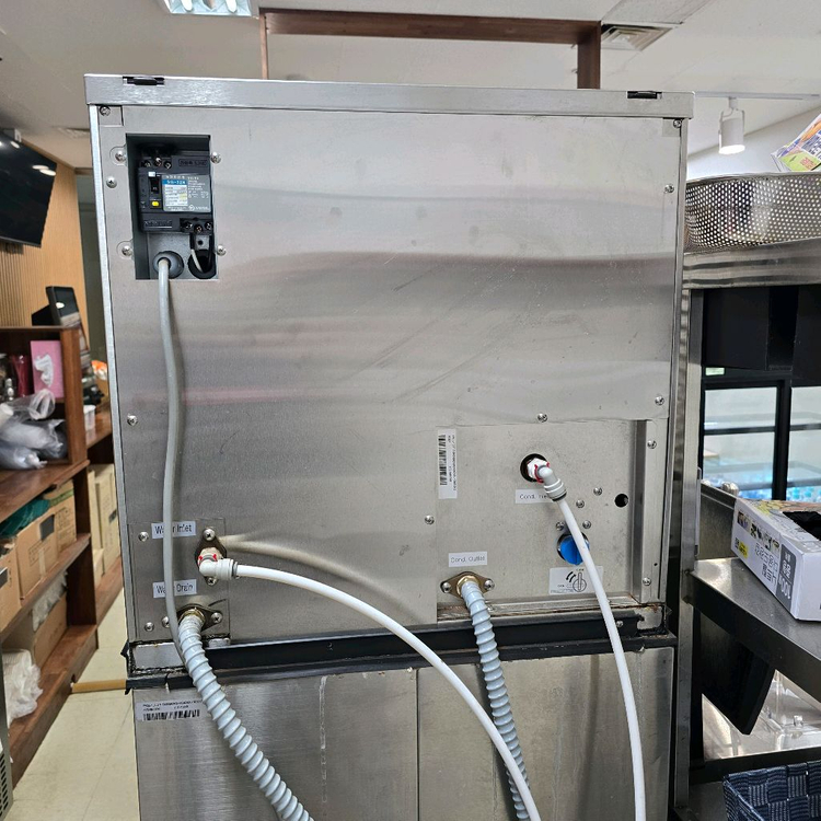 아이스트로 버티컬 수냉식 대형제빙기 200kg--1