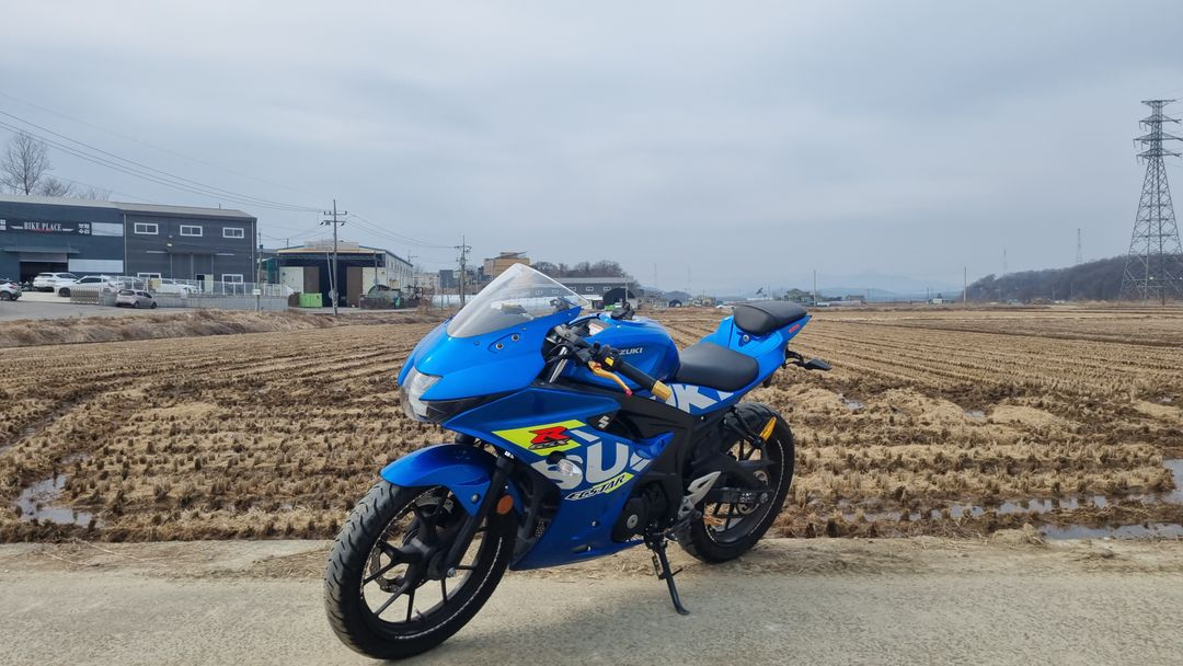 스즈키 gsxr125 23년식/1만9천키로수/풀배기튜닝/급매--2
