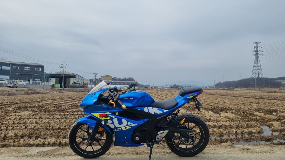 스즈키 gsxr125 23년식/1만9천키로수/풀배기튜닝/급매--3