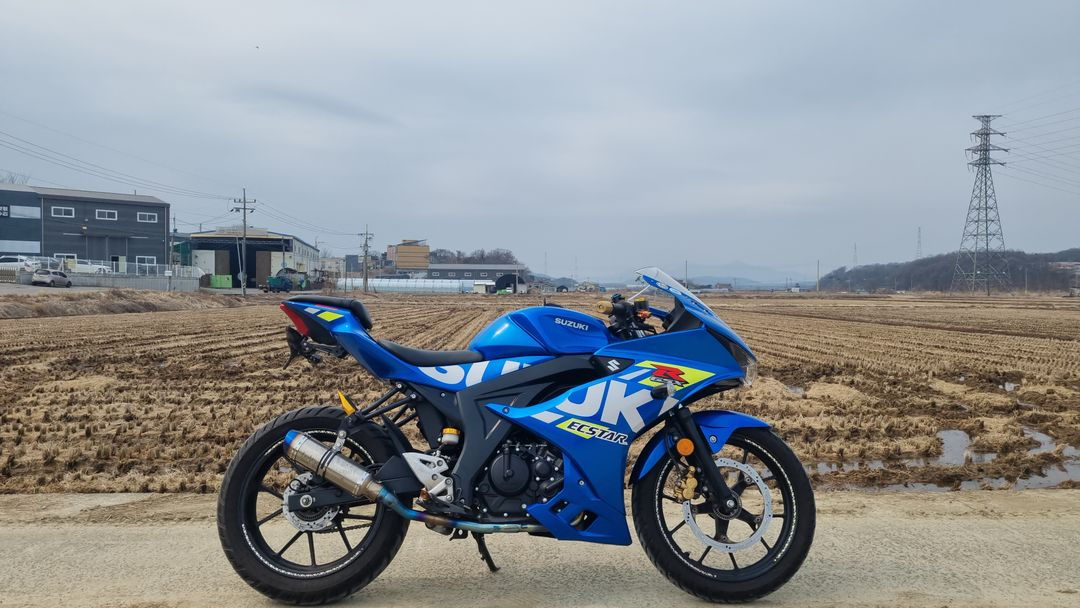 스즈키 gsxr125 23년식/1만9천키로수/풀배기튜닝/급매--7