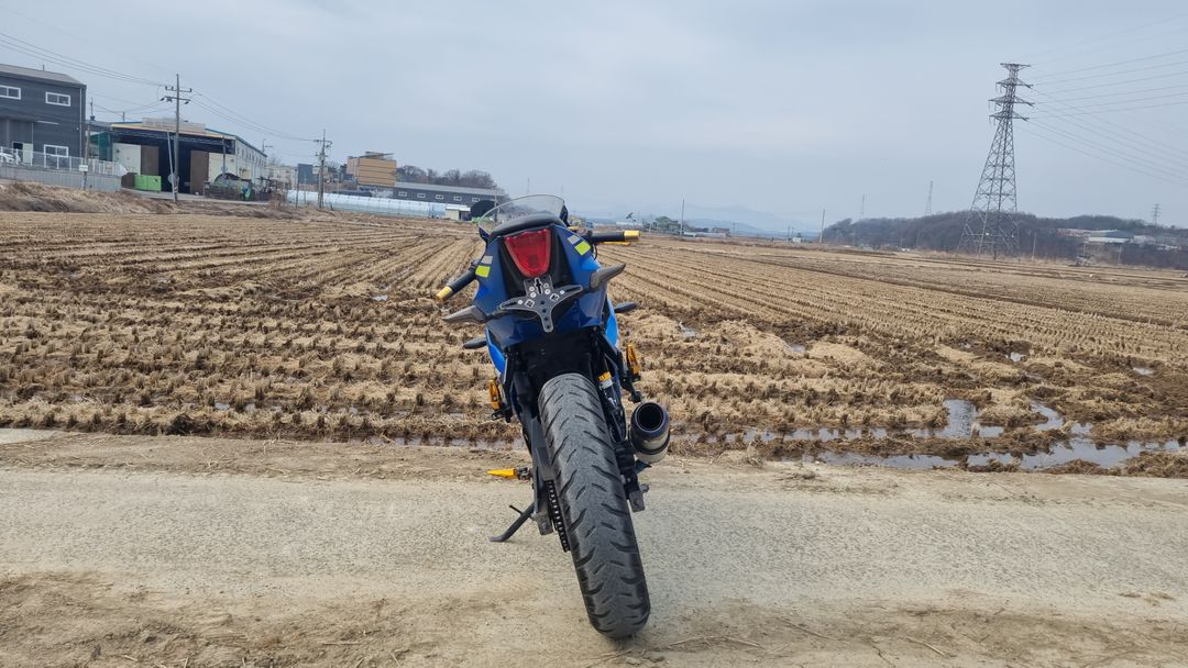 스즈키 gsxr125 23년식/1만9천키로수/풀배기튜닝/급매--5