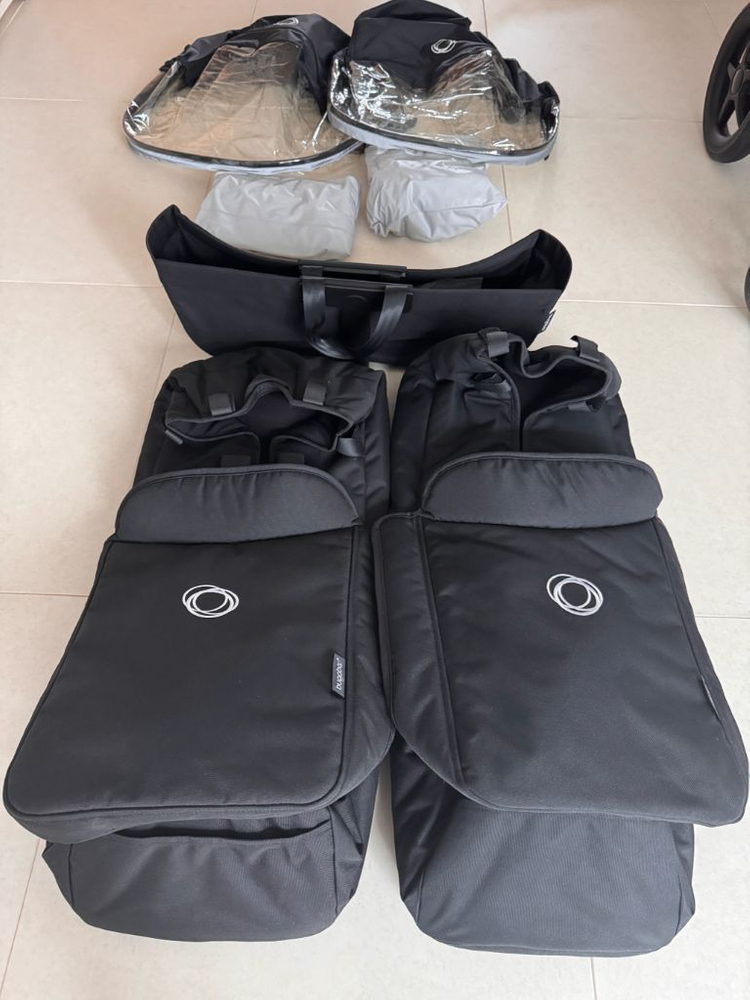 쌍둥이 유모차 세트 이미지