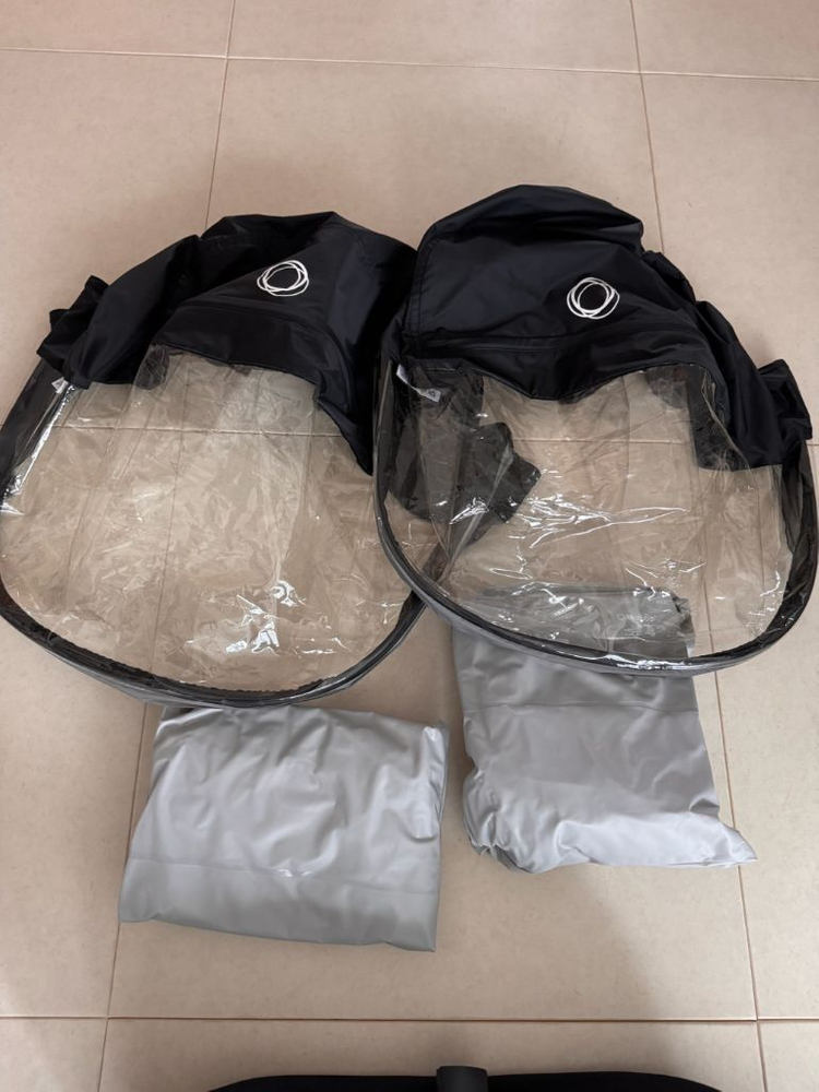 쌍둥이 유모차 세트 이미지