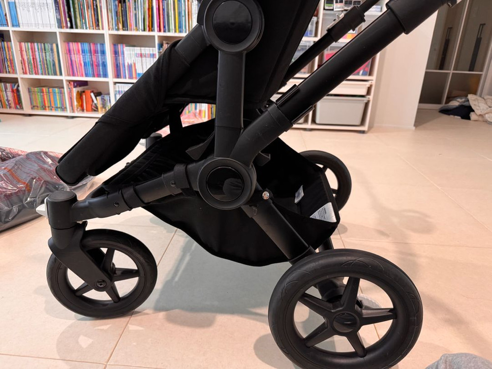 쌍둥이 유모차 세트 이미지