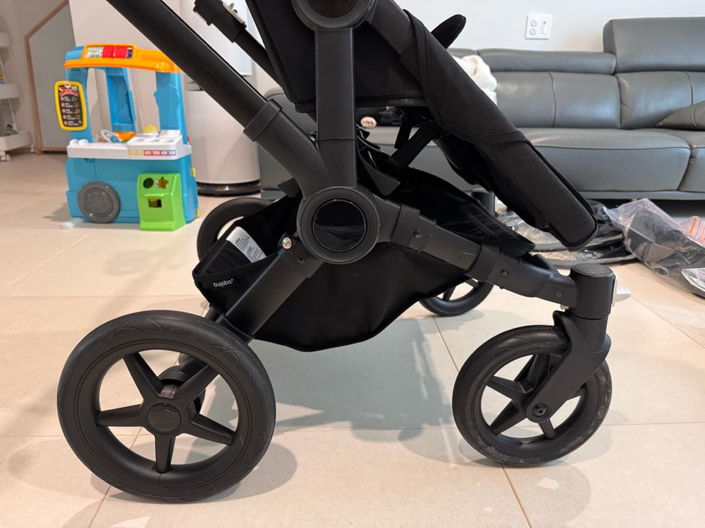 쌍둥이 유모차 세트 이미지