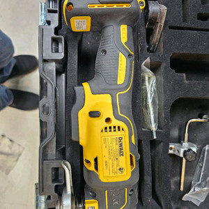 디월트 18V 멀티커터 / DCS355N