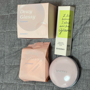 2개 일괄) 지베르니 밀착 커버 컨실러 21NW 라이트 베이지 + 지베르니 듀이 글래시 쿠션 21NW 라이트 베이지