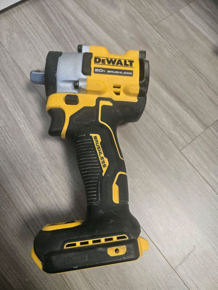 디월트 임팩렌치 dcf922 팜(2023년식)--1