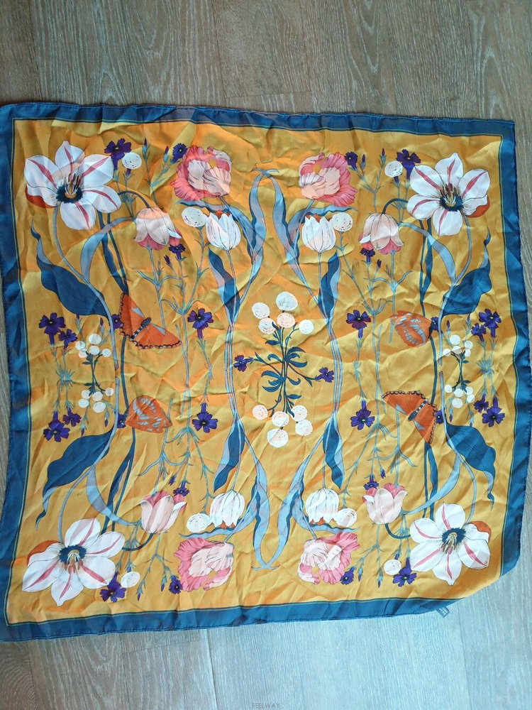 명품라인의 품격 우아하고 품위있는 디자인 아름다운 스카프 머플러 목도리 원피스 투피스 니트 스웨트 스커트 이미지