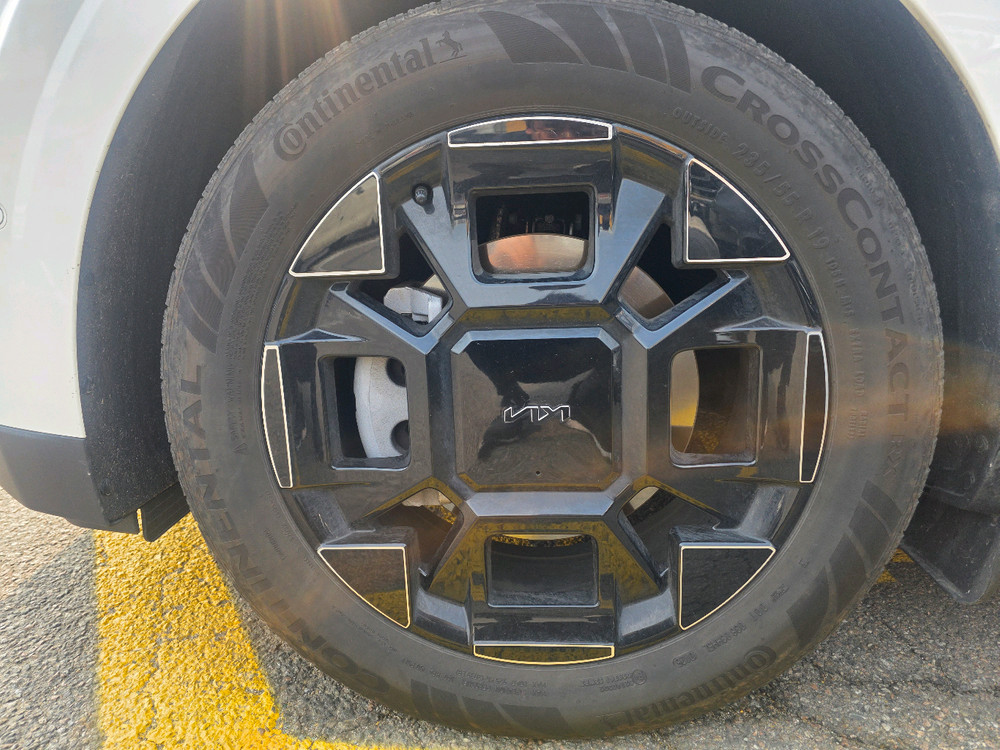 카니발 KA4 페이스리프트 19인치 휠타이어--1