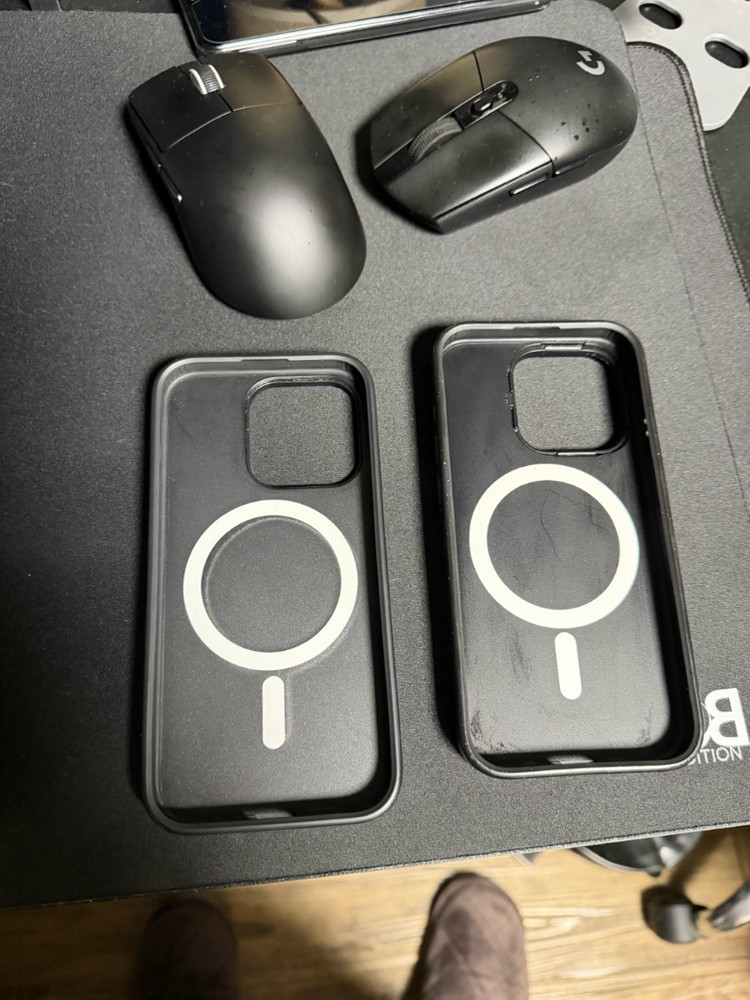 아이폰15프로 케이스티파이 메종키츠네 한정판케이스 2개--1