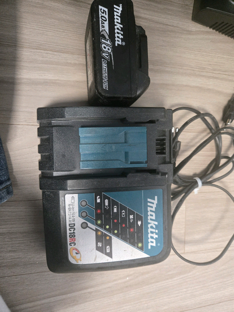 마끼다 충전기1개+배터리1개 5ah--1