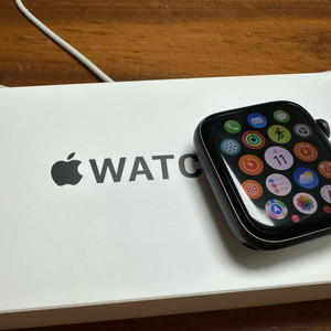 애플워치 SE1 44mm 스페이스 그레이 S급 풀박스 판매합니다 (배터리 성능 77%)