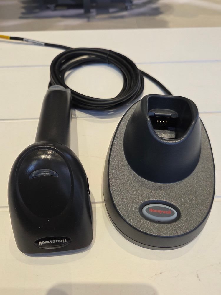하니웰 2D 무선 바코드 스캐너 1472G 판매합니다.--1