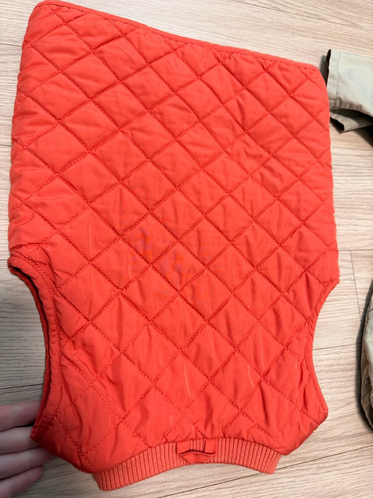 베이지 자켓 면 바람막이+ 블루독 주황퀼팅 조끼 80-90 사이즈 정도 이미지