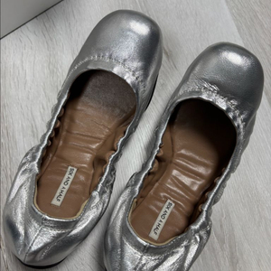 실버 메탈 플랫슈즈