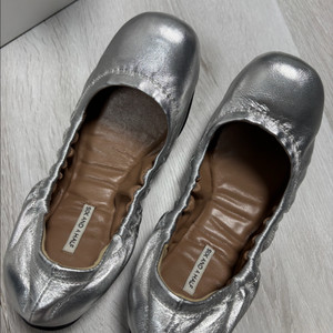 실버 메탈 플랫슈즈
