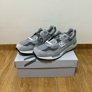 새상품 뉴발란스 992 그레이 265사이즈 Made in USA