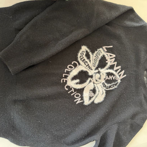 랑방 비딩 자수 니트