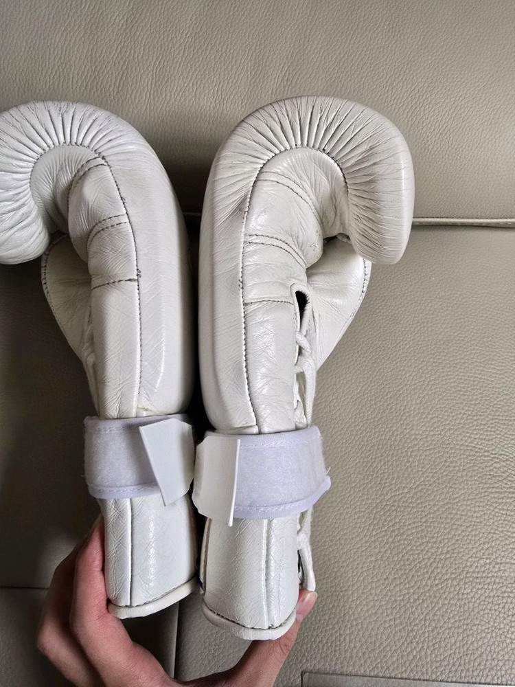 위닝 14온스 레이스 화이트 복싱글러브 판매 이미지