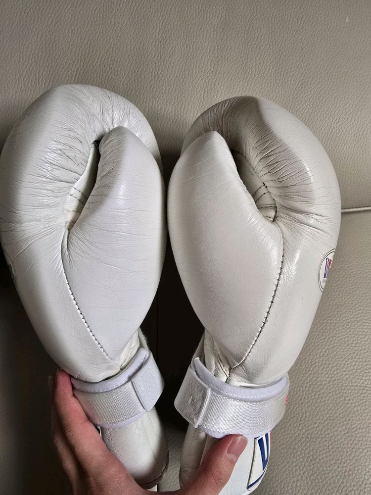 위닝 14온스 레이스 화이트 복싱글러브 판매 이미지