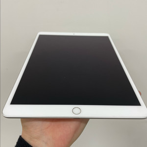 아이패드 Air 3세대 64GB 실버 Wifi 팝니다.(10)