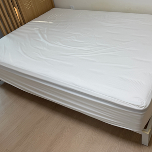 지누스 얼티마 하이브리드 퀸 매트리스+받침대