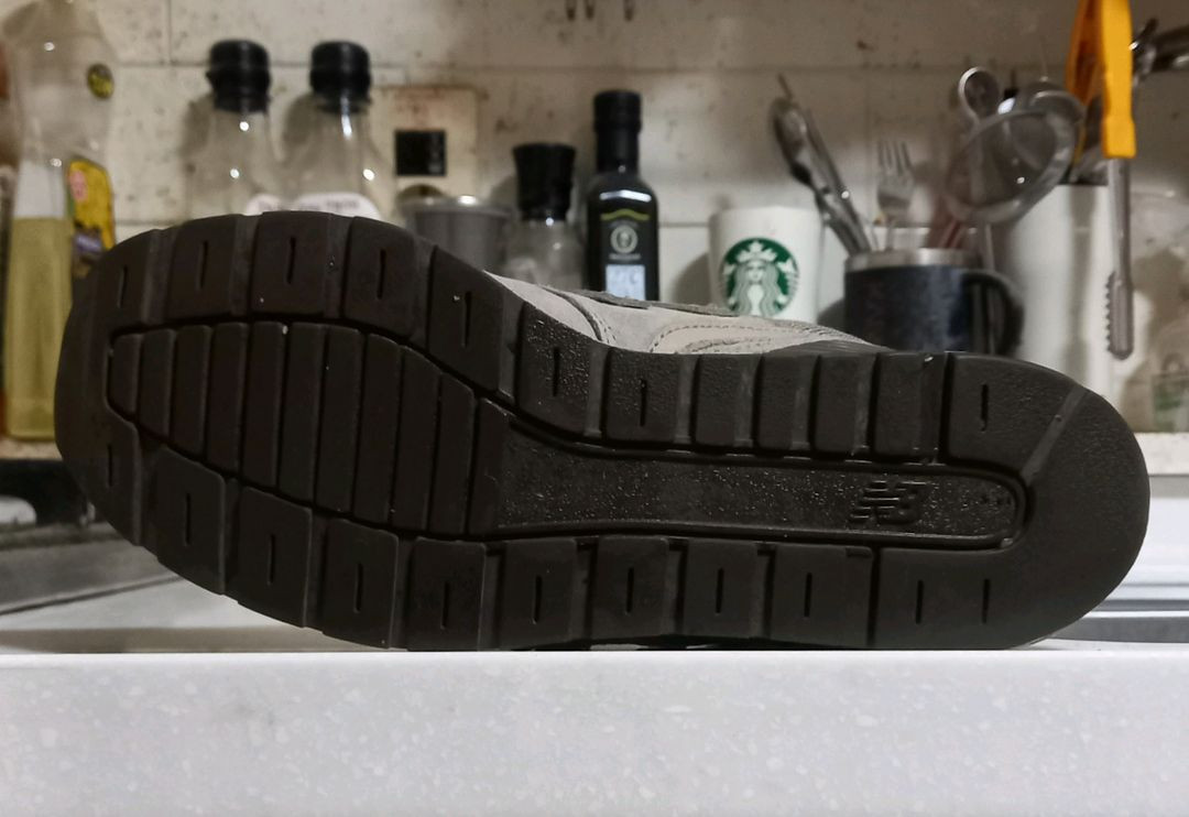 뉴발란스 996 런닝화 260사이즈--3