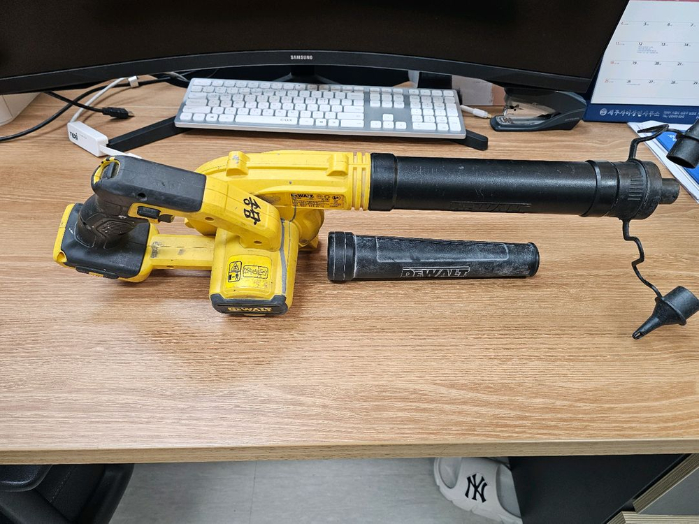 디월트 충전 송풍김 / DCE100N--1