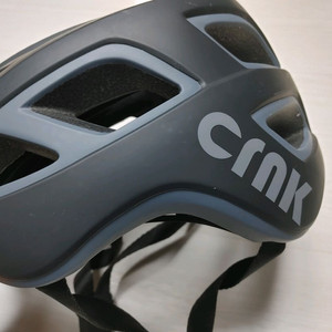 컨디션양호함) 크랭크(crnk) 벨로체 블랙 헬맷팝니다. 사이즈 L 입니다.(택포3.5만)