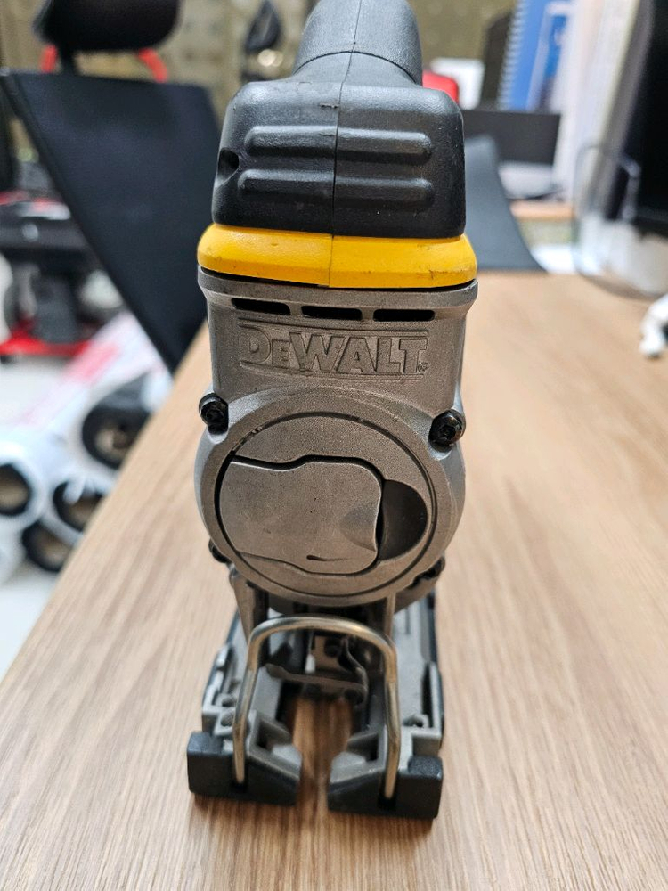 디월트 M18 직쏘기 / DCS331N--2