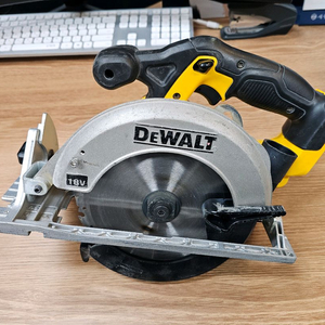 디월트 18V 원형톱 / DCS391N