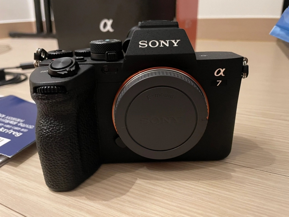 소니 카메라 A7M4 풀박 + 추가배터리 + sd카드--2